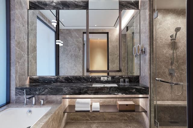 Suite, 1 King Bed