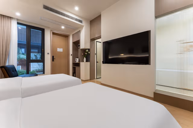 High Floor Twin Room - Lounge Access Included