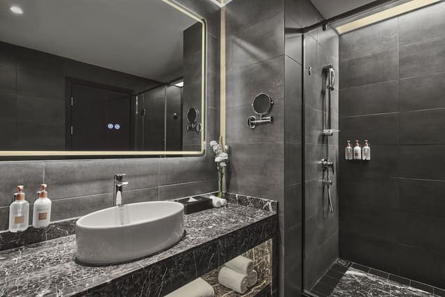 Suite, Multiple Beds, Lake View (High Floor)