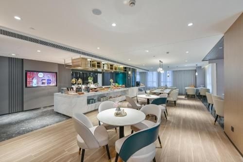 โรงแรมเอทัวร์ ซงเจียงสปอร์ตเซ็นเตอร์ (Atour Hotel Songjiang Sports Center)1