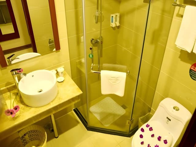 Business Queen Room