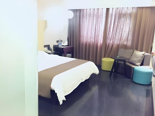Superior Room Queen