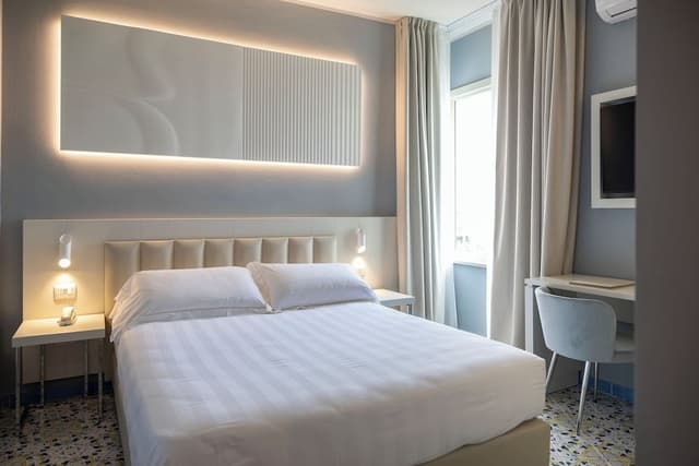 Superior Double or Twin Room, Partial Sea View