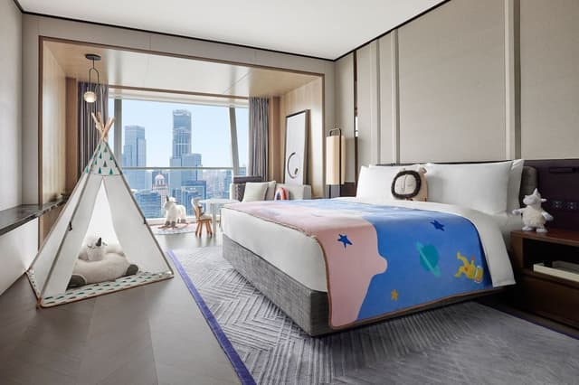 Room, 1 King Bed, River View