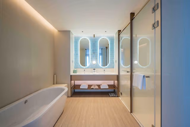 Suite, 1 Bedroom (Power Room)