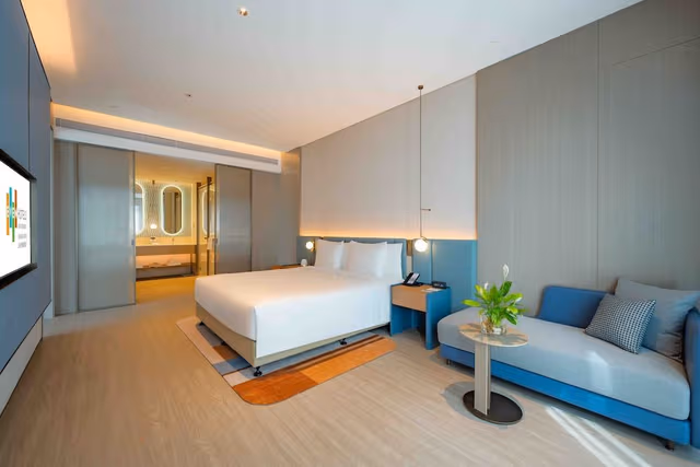 Suite, 1 Bedroom (Power Room)