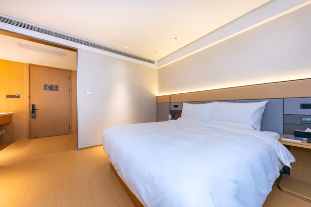 Huazhu - Destress Superior Bed Room