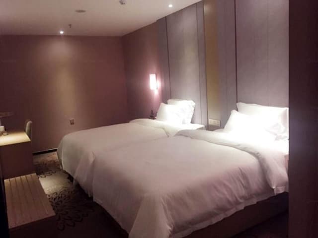 Twin Deluxe Room