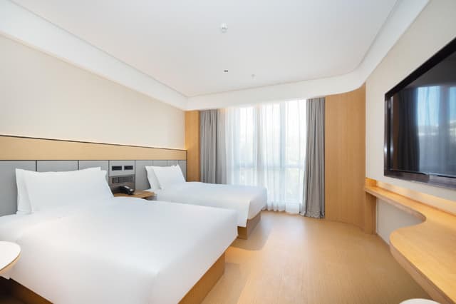 Huazhu - Business Twin Room