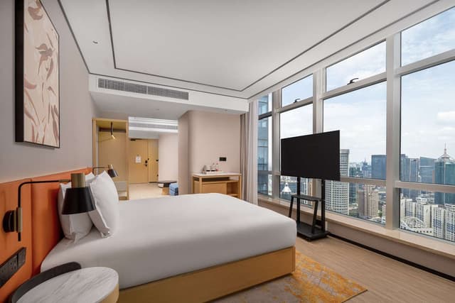 KING JUNIOR SUITE