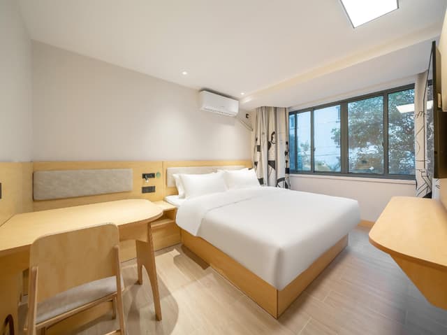 Huazhu - Superior BedRoom