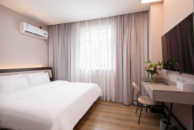 Huazhu - Superior BedRoom