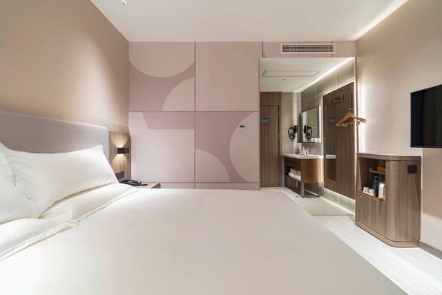 Huazhu - Superior BedRoom