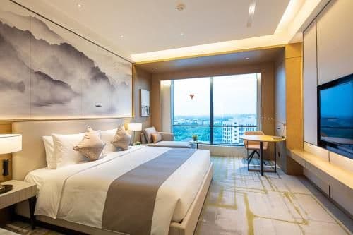 Business King Bed Room