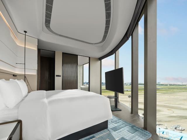 KING ONE BEDROOM SUITE