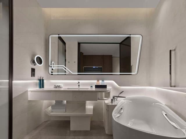 TWIN EXECUTIVE ROOM AIRPORT VIEW
