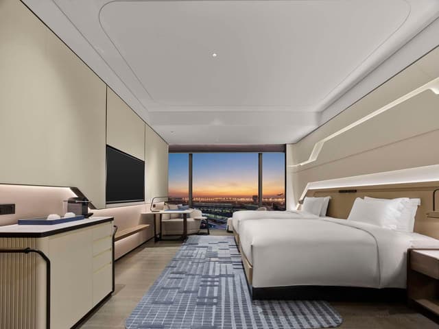 TWIN EXECUTIVE ROOM AIRPORT VIEW