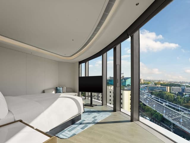 KING DELUXE SUITE