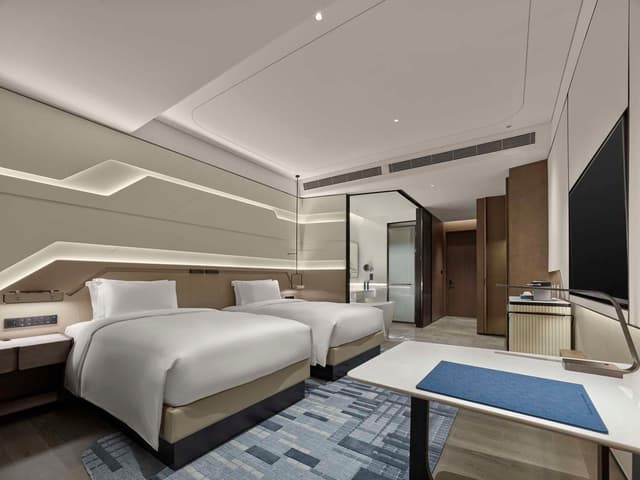 TWIN EXECUTIVE ROOM AIRPORT VIEW