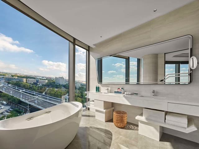 KING ONE BEDROOM SUITE