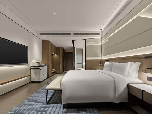 KING GUEST ROOM