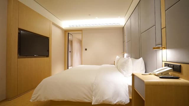 Huazhu - Superior BedRoom