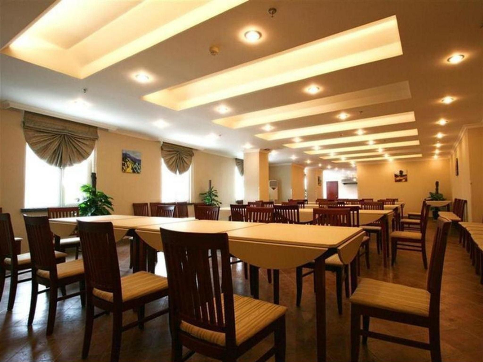 กรีนทรี อินน์ สวีท หงเฉียวแอร์พอร์ต (GreenTree Inn Suites HongQiao Airport Branch)4