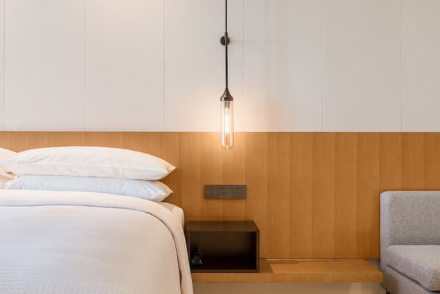Suite, 1 King Bed, Balcony, City View