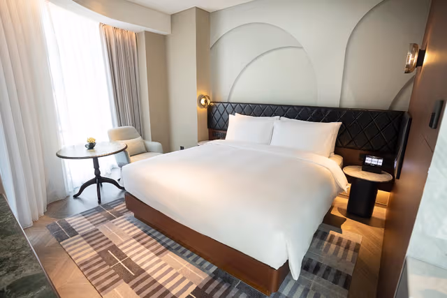 Business King Room