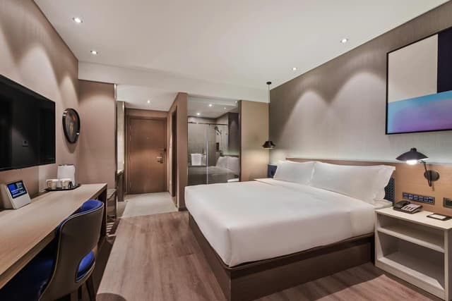 Huazhu - Room With Bed