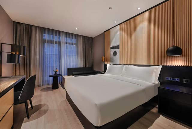 Huazhu - Garden Bed Room