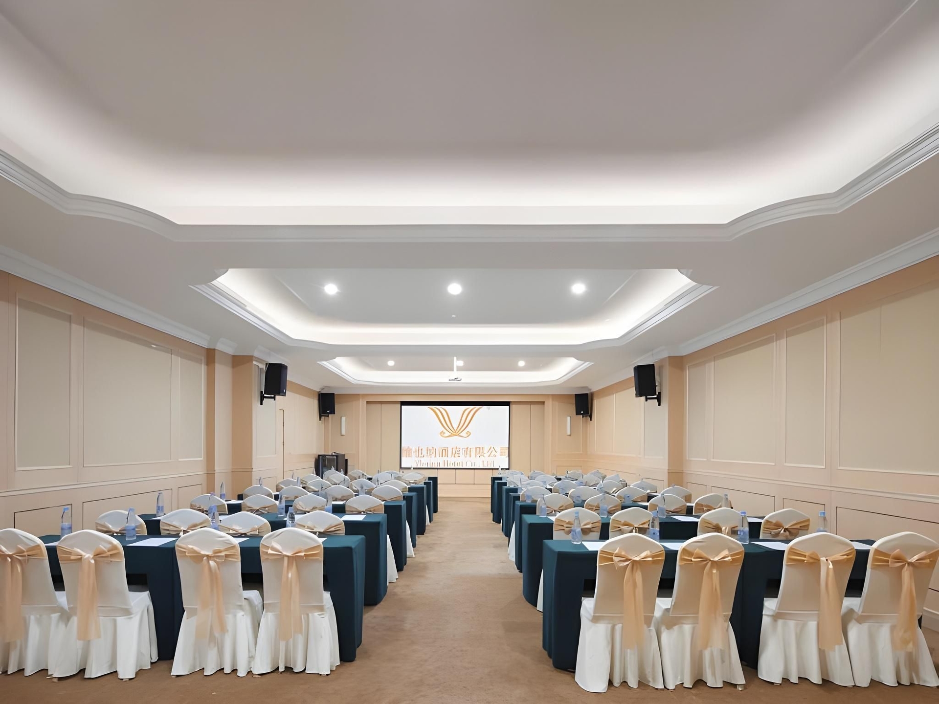 Vienna Hotel Shanghai Hongqiao Hub National Exhibition Center Huqingping Road1