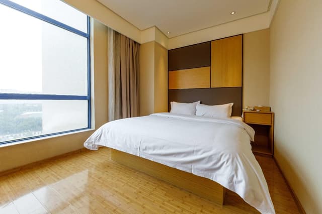 Huazhu - Room With Bed