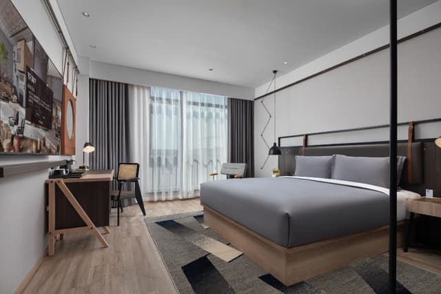 Comfort Queen Room