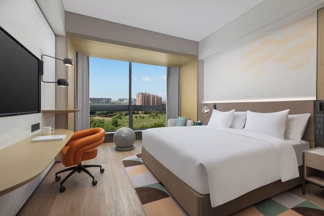 Standard Room, 1 King Bed, Garden View