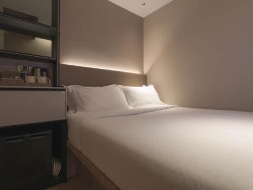 Standard Express Queen Room - Check-In After 06:00 PM, Check-Out Before 09:00 AM