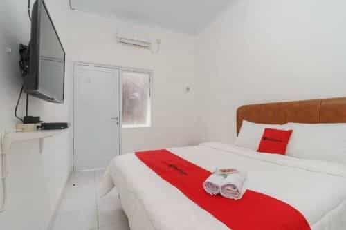 RedDoorz Syariah near Exit Toll Jatiwarna 2 RedDoorz Syariah near Exit Toll Jatiwarna 2