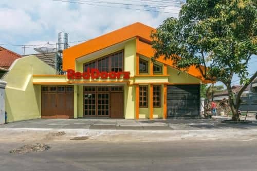 RedDoorz near Universitas Widyagama Malang RedDoorz near Universitas Widyagama Malang