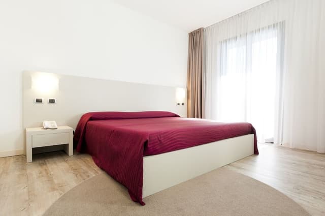 Comfort Room, 1 King Bed, Non Smoking