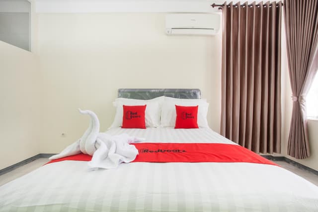 RedDoorz Room