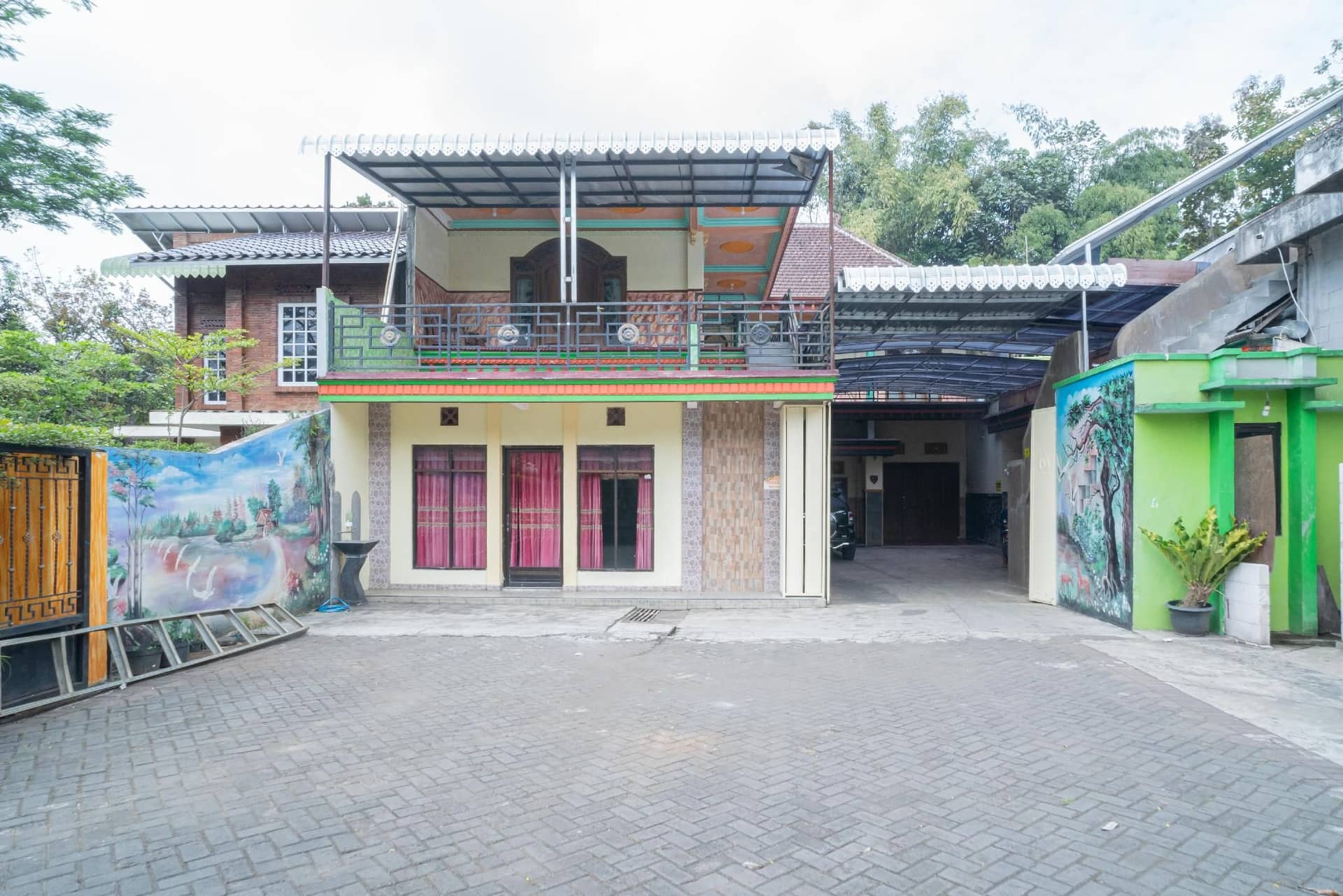 RedDoorz Syariah near Batu Night Spectacular 3 RedDoorz Syariah near Batu Night Spectacular 3