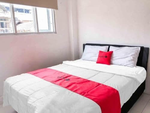 RedDoorz Room