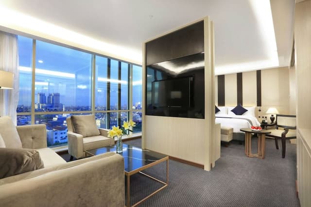 Suite (ASTON)