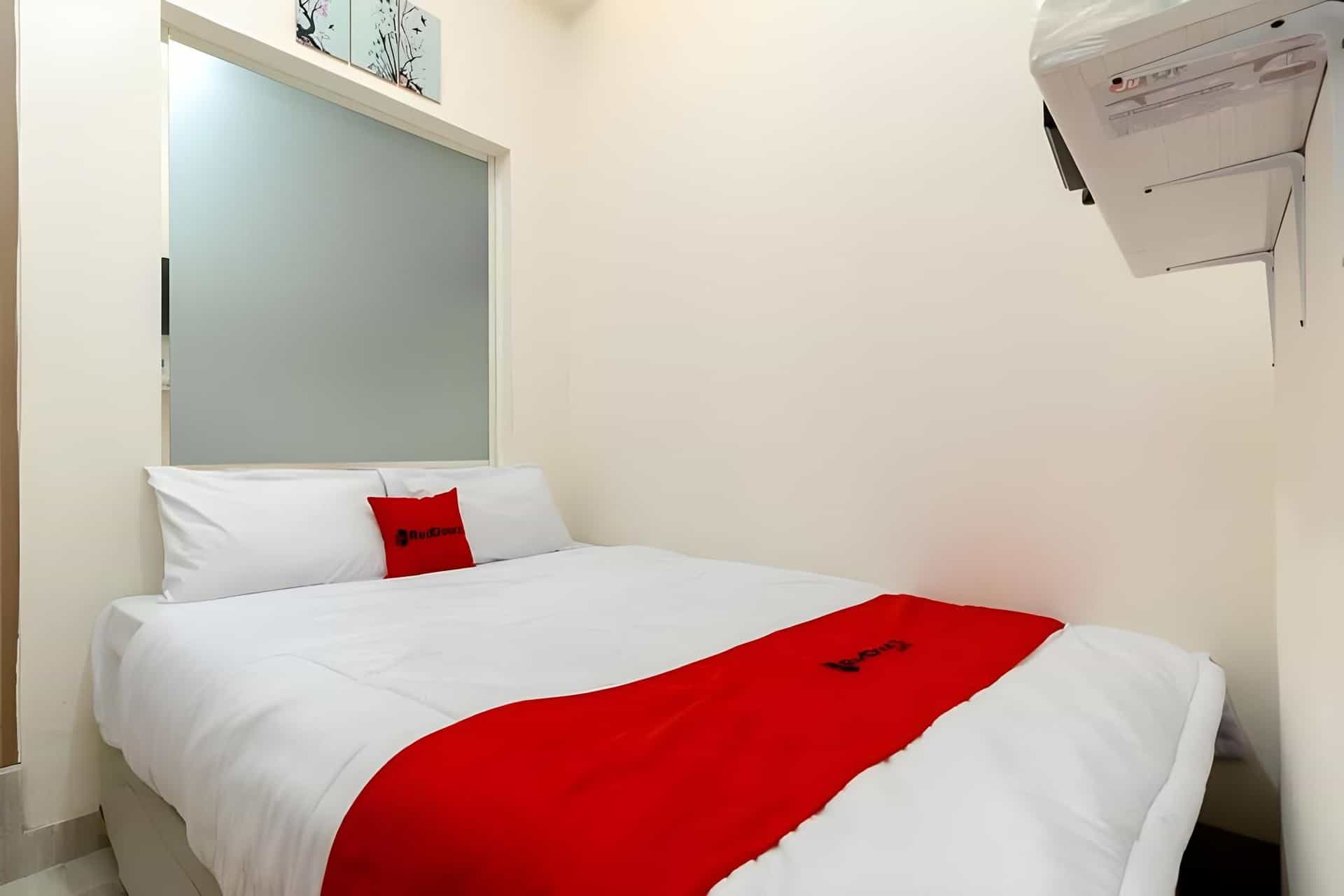RedDoorz Plus Near RS Royal Taruma Grogol RedDoorz Plus Near RS Royal Taruma Grogol