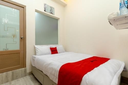 เรดดอร์ซ พลัส แอท โกรโกล จาการ์ตา (RedDoorz Plus Near RS Royal Taruma Grogol)1