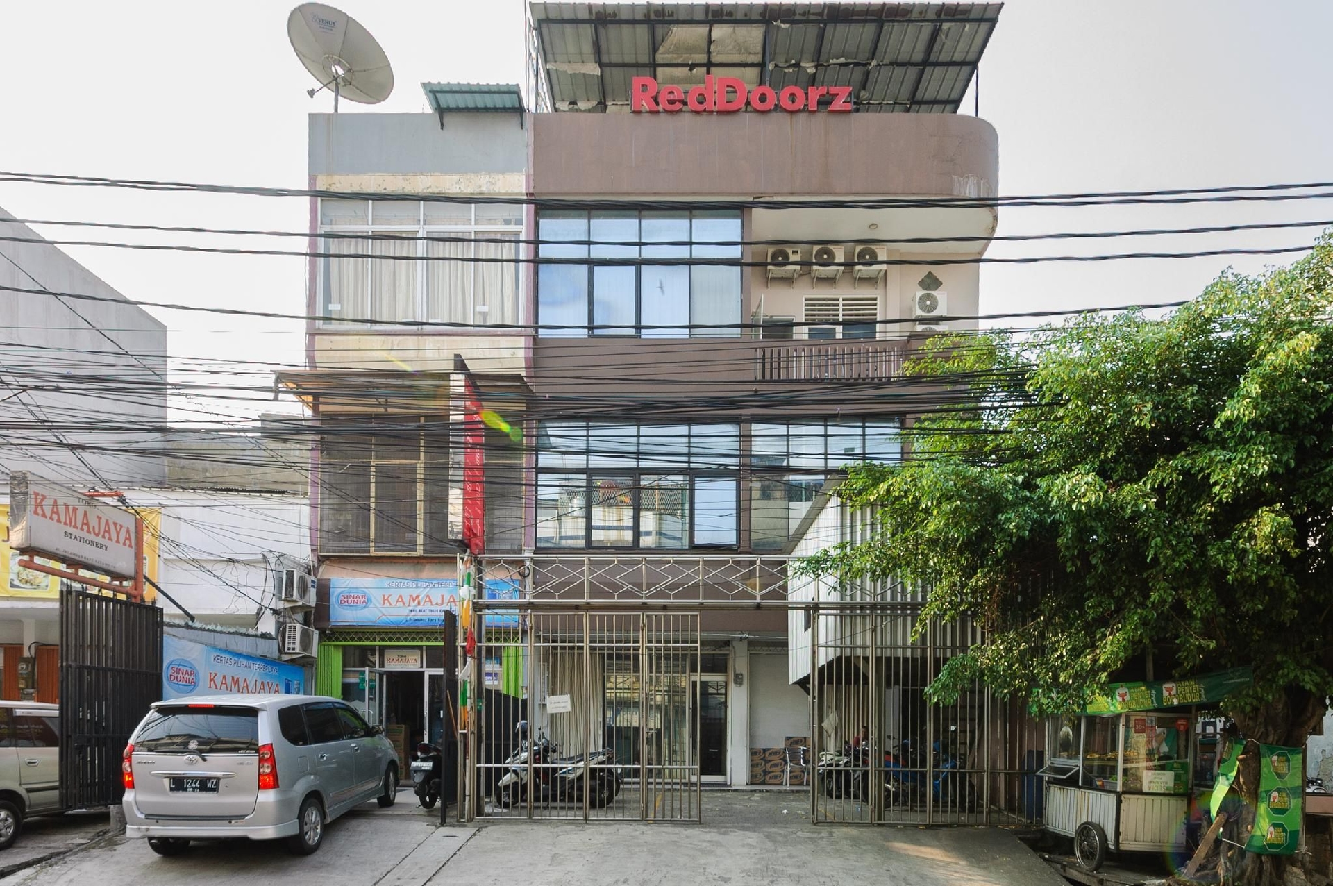 เรดดอร์ซ เนียร์ ซีซั่น ซิตี้ มอลล์ (RedDoorz near Seasons City Mall)0