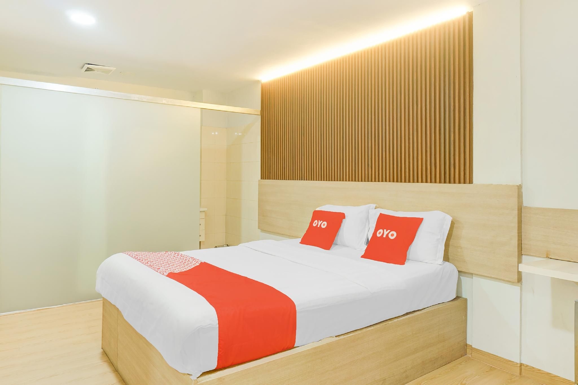 แคปิตอล โอ 94542 โรงแรมซูบา (Capital O 94542 Hotel Suba)2