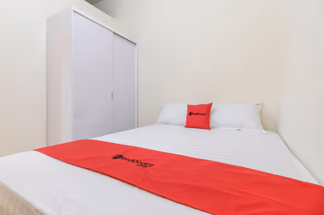 RedDoorz Room