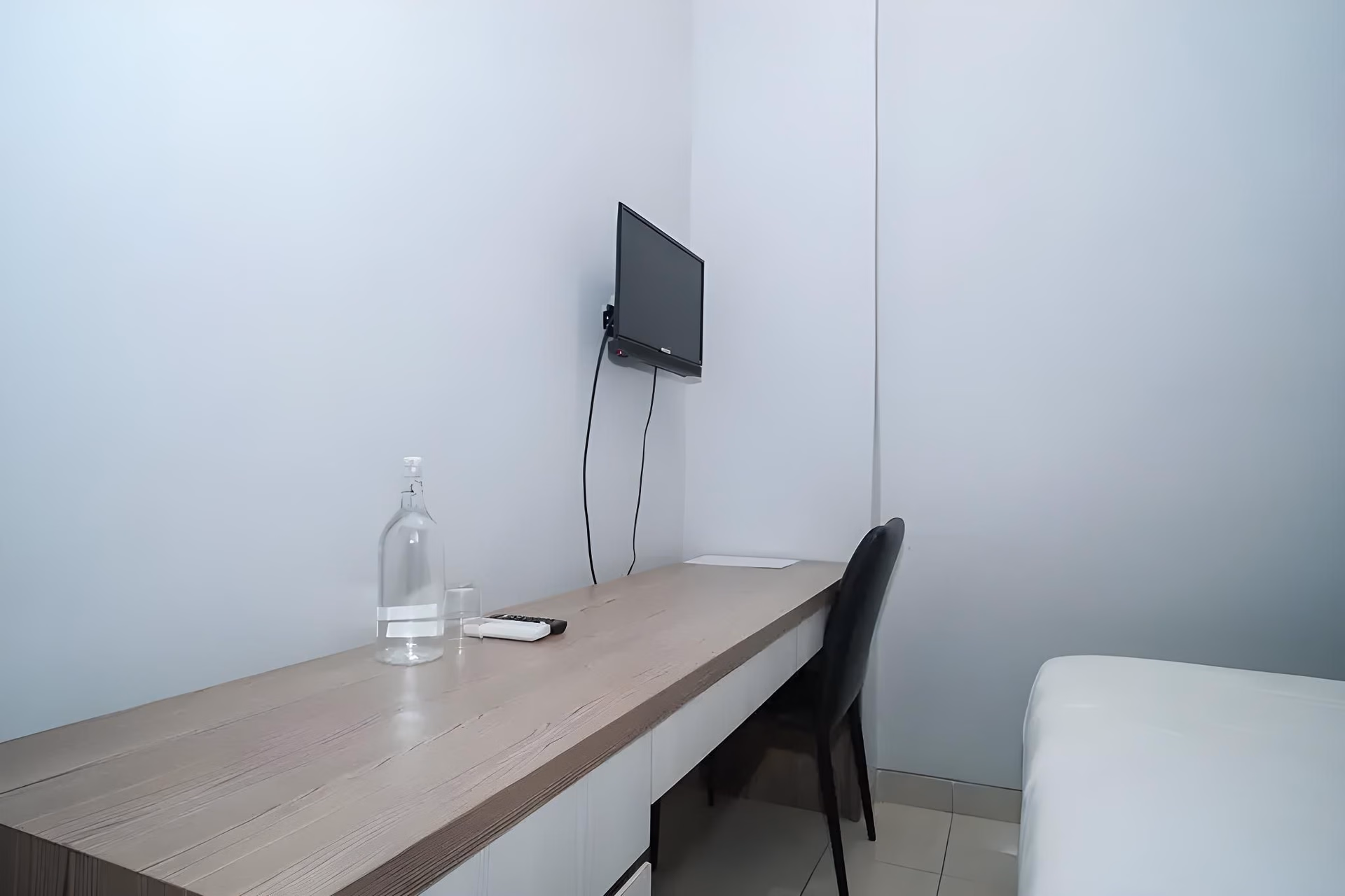 RedDoorz near Neo Soho Mall Jakarta1