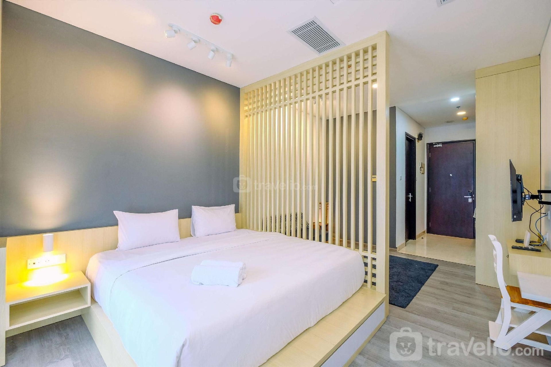 สตูดิโอน่ารักและน่าพัก ที่ซูดิร์มาน สวีทส์ โดยทราเวลลิโอ (Nice & Enjoy Studio at Sudirman Suites By Travelio)3